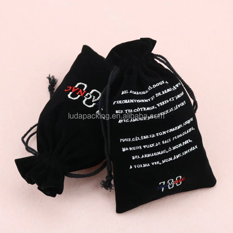 Factory supply small portable ring pouch packing jewelry gift velvet pouch, Customized color(blue,white ,black ,yellow ,green )
Factory supply small portable ring pouch packing jewelry gift velvet pouch, Customized color(blue,white ,black ,yellow ,green )