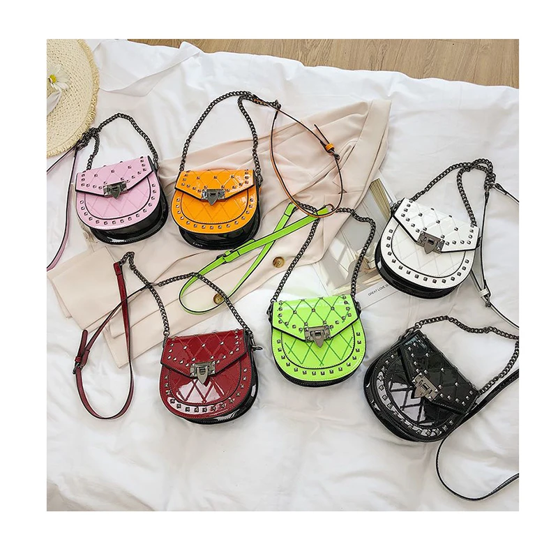 Rivet flip saddle bag 2021 summer new high quality PU leather Women designer handbag Diamond lock chain shoulder messenger bag
Rivet flip saddle bag 2021 summer new high quality PU leather Women designer handbag Diamond lock chain shoulder messenger bag