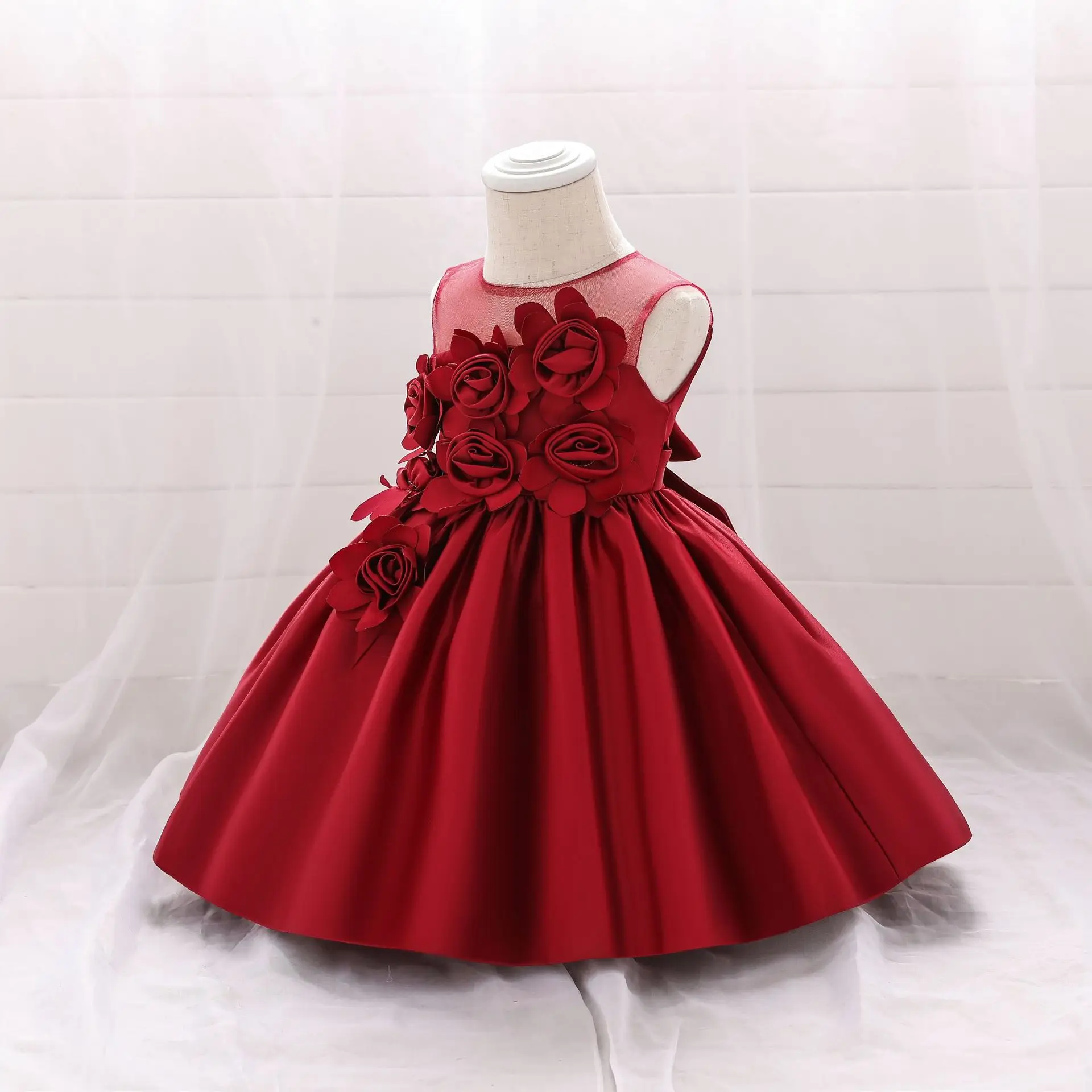 Spring and summer 2020 new baby girl full moon baby dress hot source flower baby wash dress
Spring and summer 2020 new baby girl full moon baby dress hot source flower baby wash dress
