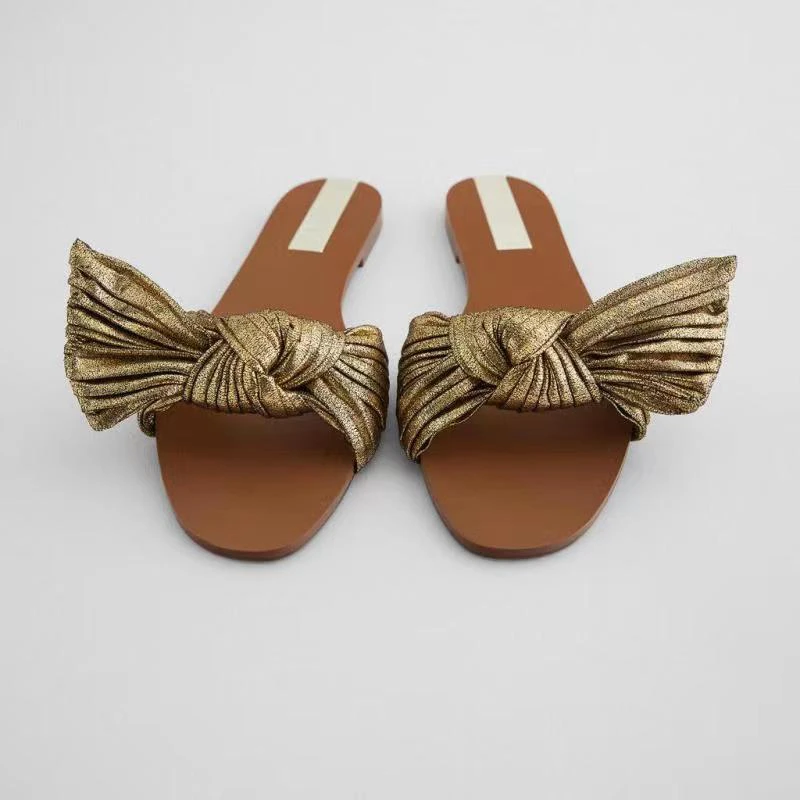 Women Slipper Brand Golden Slippers 2022 Summer New Shoes Metal Tie Bow Flat Fashion Women's Beach Sandals
Women Slipper Brand Golden Slippers 2022 Summer New Shoes Metal Tie Bow Flat Fashion Women's Beach Sandals