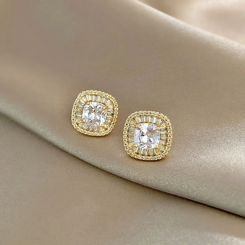 Real 18k Gold Plated CZ Crystal Square Stud Earrings 14mm Square Zirconia Stud Earrings, As pictures
Real 18k Gold Plated CZ Crystal Square Stud Earrings 14mm Square Zirconia Stud Earrings, As pictures