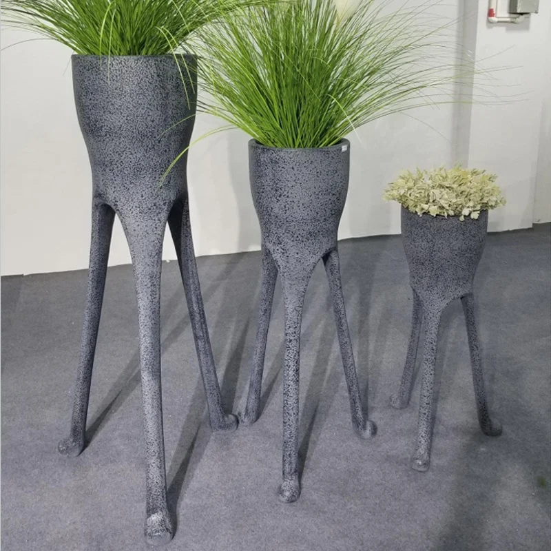 Creative Tripod Plant Pot Tall Fiberglass Flowerpot Site Indoor Outdoor Decoration Home Restaurant Flowerpot, Customized color
Creative Tripod Plant Pot Tall Fiberglass Flowerpot Site Indoor Outdoor Decoration Home Restaurant Flowerpot, Customized color