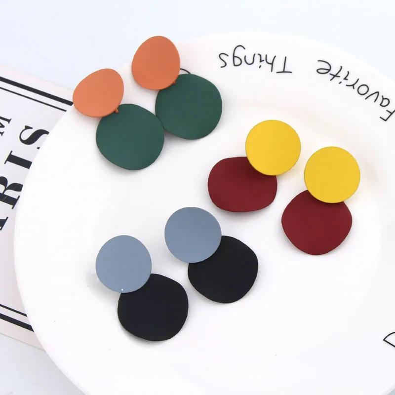 Japanese and Korean new fashion vintage girl charm temperament gold personality simple drop jewelry stud earrings for women, 6 colors
Japanese and Korean new fashion vintage girl charm temperament gold personality simple drop jewelry stud earrings for women, 6 colors