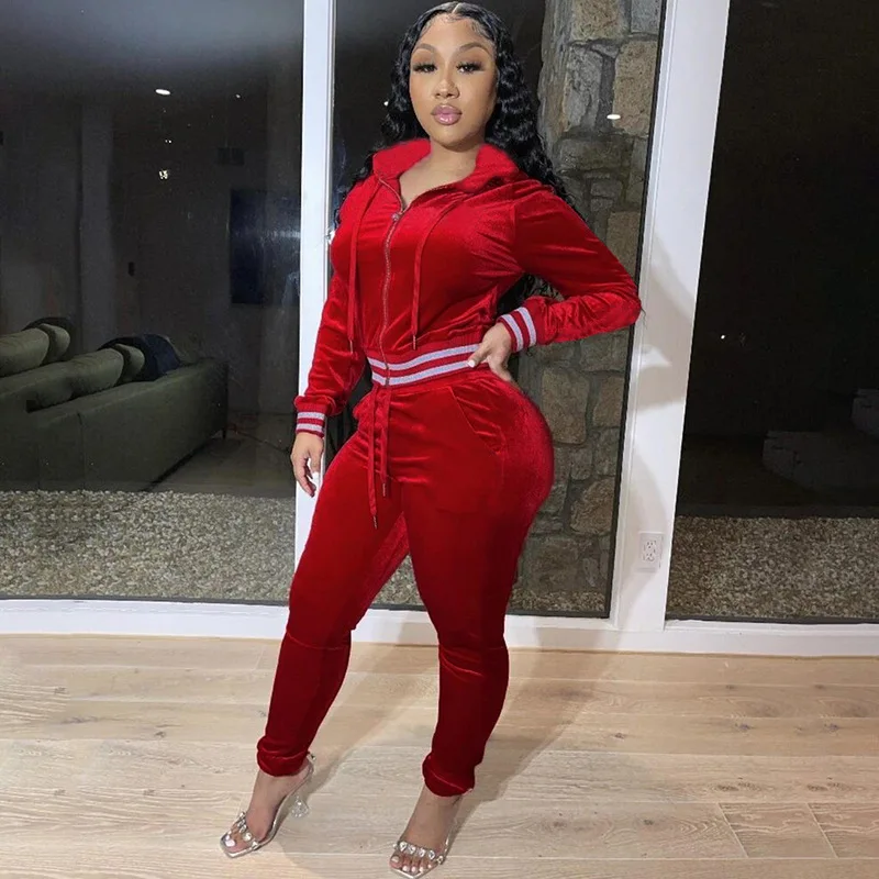 High Quality 2021 Fall Winter Fashion Velvet jogger Women 2 piece Hoodie and Pants Set
High Quality 2021 Fall Winter Fashion Velvet jogger Women 2 piece Hoodie and Pants Set