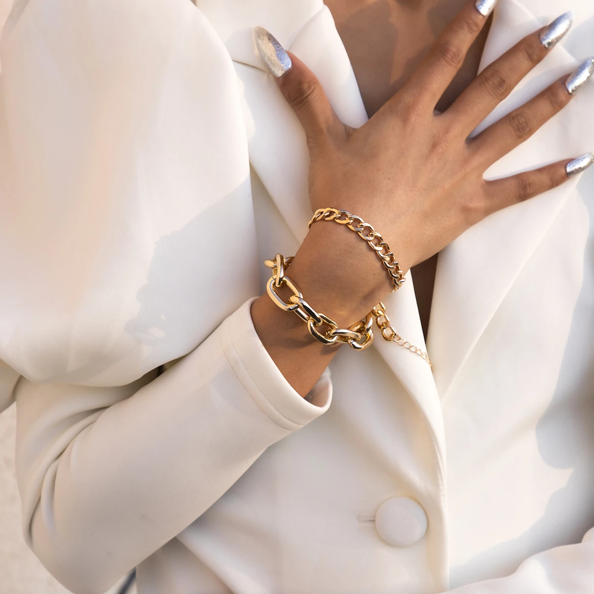 SHIXIN Minimalist Jewelry Layered Designer Dubai Jewelry Cuban Link Bracelet Women Charm Bracelets Couple Bracelet Alloy Jewelry, Gold
SHIXIN Minimalist Jewelry Layered Designer Dubai Jewelry Cuban Link Bracelet Women Charm Bracelets Couple Bracelet Alloy Jewelry, Gold