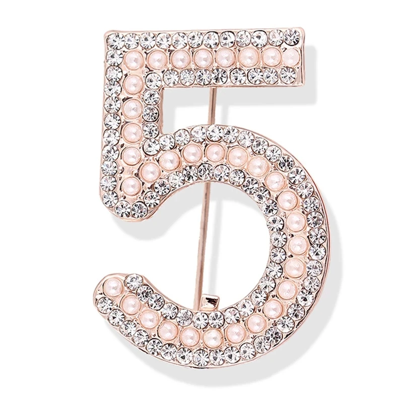 Brand Letter Design Number Brooches Women Jewelry Letter 5 Full Crystal Rhinestone CC Brooch Pins For Women Party Gift Custom
Brand Letter Design Number Brooches Women Jewelry Letter 5 Full Crystal Rhinestone CC Brooch Pins For Women Party Gift Custom