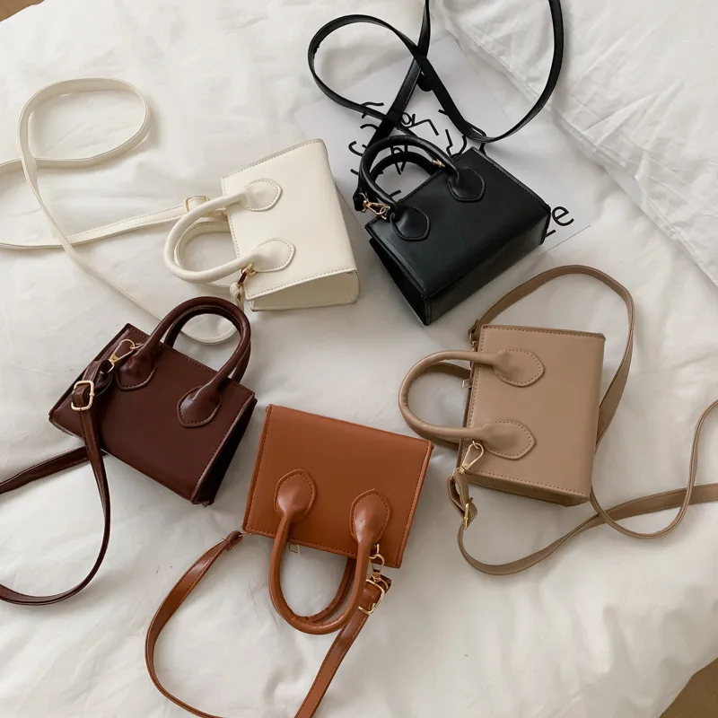 Summer mini bag 2021 fashion one-shoulder tide Korean version of the trend ins diagonal retro small square bag, As the pic
Summer mini bag 2021 fashion one-shoulder tide Korean version of the trend ins diagonal retro small square bag, As the pic