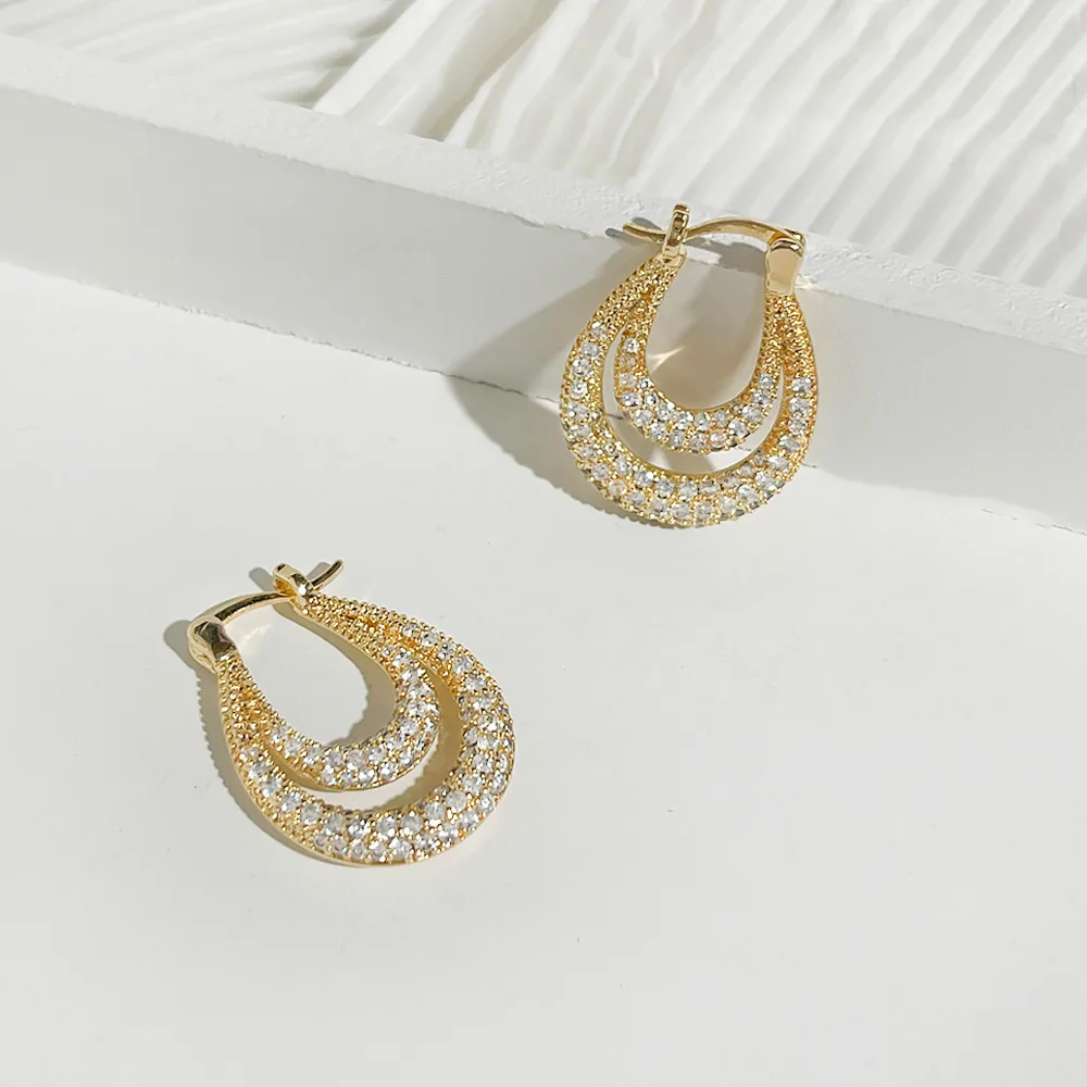 Luxury Shining Cubic Zircon CZ Hoop Earrings 18K Gold Plated Long Layered Crystal U Shape Clip On Earrings
Luxury Shining Cubic Zircon CZ Hoop Earrings 18K Gold Plated Long Layered Crystal U Shape Clip On Earrings