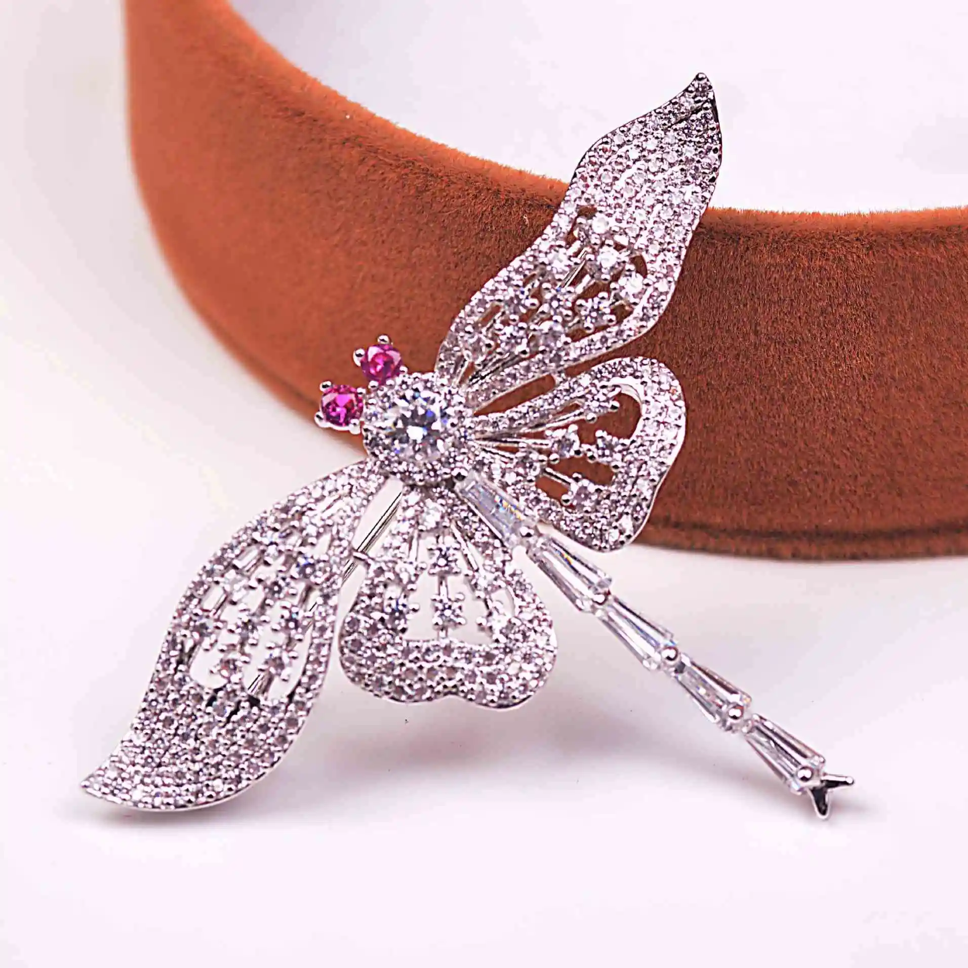 Fashion clothing accessories micro-inlaid zircon dragonfly brooch evening dress brooch accessories, Green red
Fashion clothing accessories micro-inlaid zircon dragonfly brooch evening dress brooch accessories, Green red