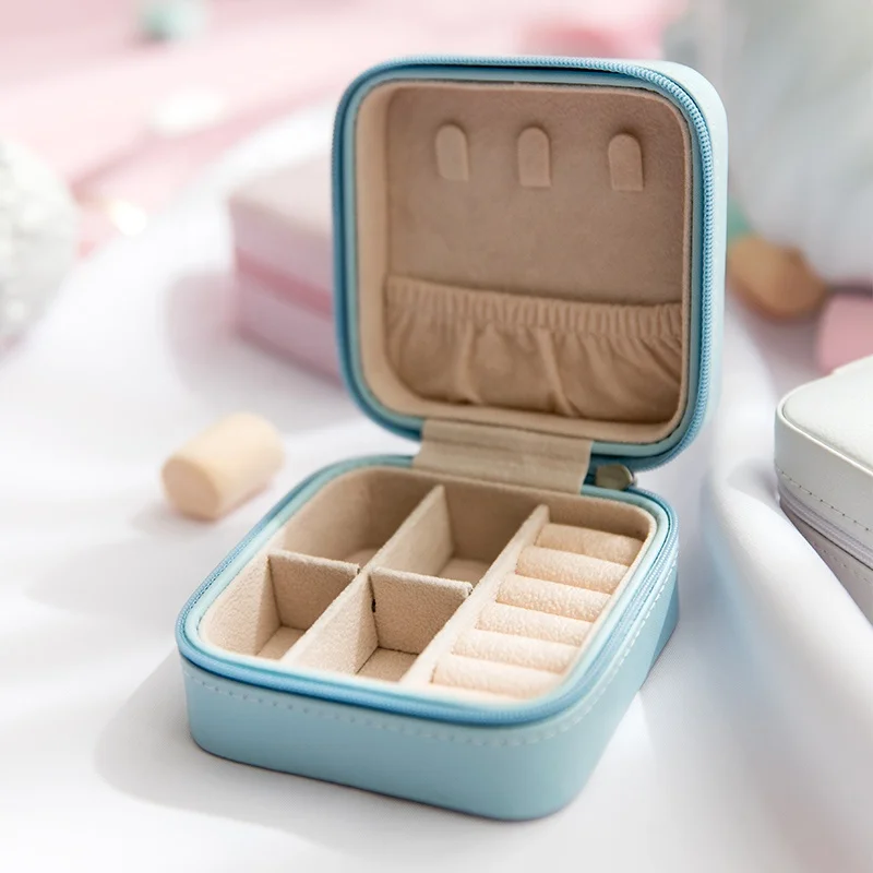 Jewelry Box for Women Layer Travel Jewelry Organizer for Necklace Earring Rings Sparkle Jewelry Holder Case, White
Jewelry Box for Women Layer Travel Jewelry Organizer for Necklace Earring Rings Sparkle Jewelry Holder Case, White