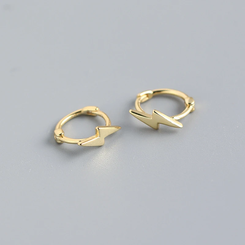 gold plated 925 sterling silver minimalist glossy lightning mini fashion zircon hoop earrings for women
gold plated 925 sterling silver minimalist glossy lightning mini fashion zircon hoop earrings for women