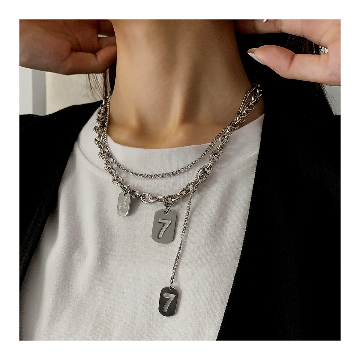 Jewelry Set Minimalist Fashion Design Choker Chain Necklace Engraved Number Seven Charms Necklace Jewelry For Birthday Gifts
Jewelry Set Minimalist Fashion Design Choker Chain Necklace Engraved Number Seven Charms Necklace Jewelry For Birthday Gifts