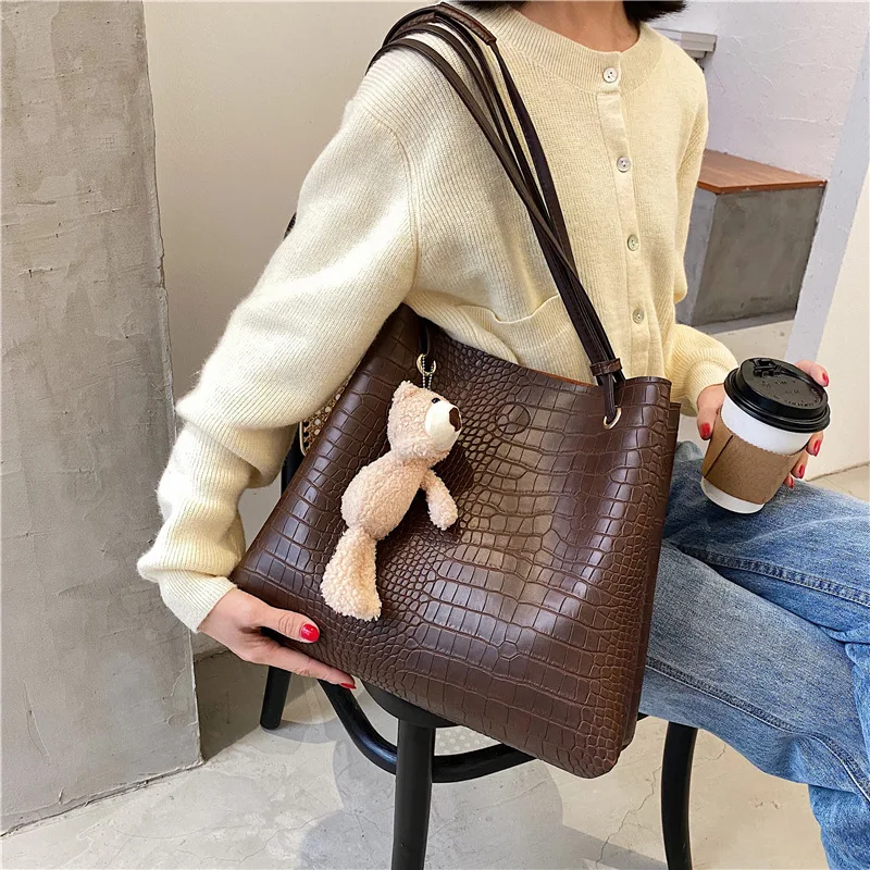 ST-0160 Crocodile Grain High-capacity Portable Handbag Shoulder Alar Joker Tottenham Lash Package Ladies Fashion Hand Bags Women, Multi color
ST-0160 Crocodile Grain High-capacity Portable Handbag Shoulder Alar Joker Tottenham Lash Package Ladies Fashion Hand Bags Women, Multi color