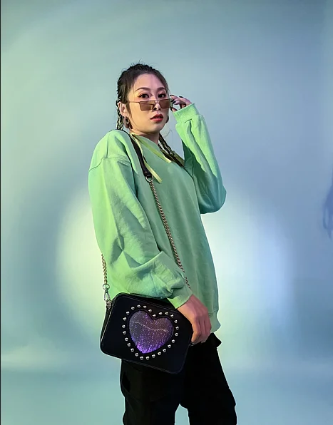 Fashion LED Handbag Rechargeable Glowing women fiber optic handbag led tote bag ladies Light up clutch bag Wholesale
Fashion LED Handbag Rechargeable Glowing women fiber optic handbag led tote bag ladies Light up clutch bag Wholesale