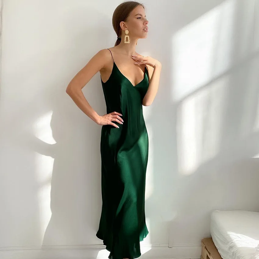 Sexy Satin V Neck Maxi Dress Women Spaghetti Strap Sleeveless Backless Side Split Long Dresses 2021 Spring Lady Vestido
Sexy Satin V Neck Maxi Dress Women Spaghetti Strap Sleeveless Backless Side Split Long Dresses 2021 Spring Lady Vestido