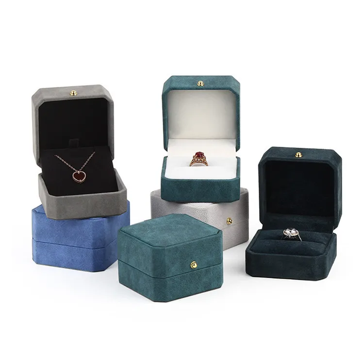 2021 New Octagonal Pu Jewelry Box Jewelry Packaging Box Custom Jewelry Packaging Ring Necklace Box, Advisory service
2021 New Octagonal Pu Jewelry Box Jewelry Packaging Box Custom Jewelry Packaging Ring Necklace Box, Advisory service