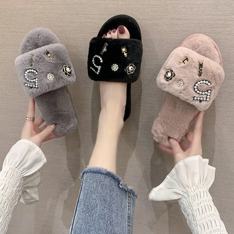2021 new home bright diamond flat warm wool cotton slippers for fall/winter women's net red sequin letter plush slippers
2021 new home bright diamond flat warm wool cotton slippers for fall/winter women's net red sequin letter plush slippers