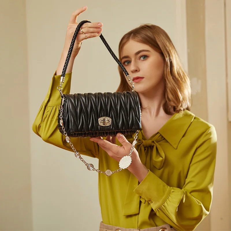 Classic fashion ladies sling bags wholesale i speak fluent french handbag PU leather female hand bags custom
Classic fashion ladies sling bags wholesale i speak fluent french handbag PU leather female hand bags custom