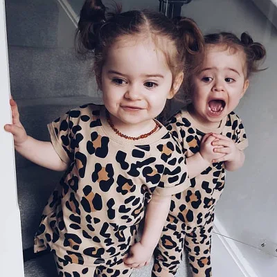 Summer European Kids Girls Designer Outfits Leopard Short Sleeve Top+Long Pants 2pcs/set Fashion Kids Clothing
Summer European Kids Girls Designer Outfits Leopard Short Sleeve Top+Long Pants 2pcs/set Fashion Kids Clothing