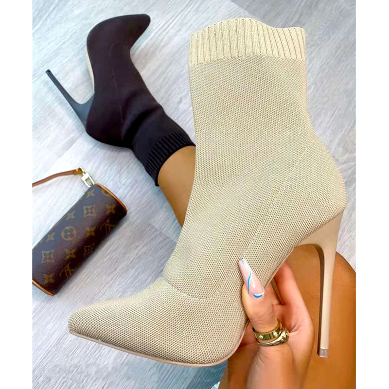 2021 Women heels Sexy Large size Ladies Stiletto High Heel Knee High heel Women' s boots, 2 colors
2021 Women heels Sexy Large size Ladies Stiletto High Heel Knee High heel Women' s boots, 2 colors