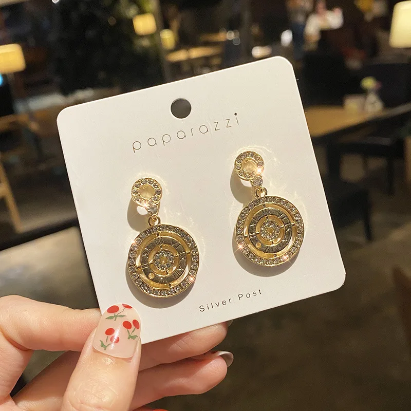 Creative Korean Retro Compass Drop Earrings Fashion Simple S925 Silver Needle Geometric Round Crystal Earrings (KER648), Same as the picture
Creative Korean Retro Compass Drop Earrings Fashion Simple S925 Silver Needle Geometric Round Crystal Earrings (KER648), Same as the picture