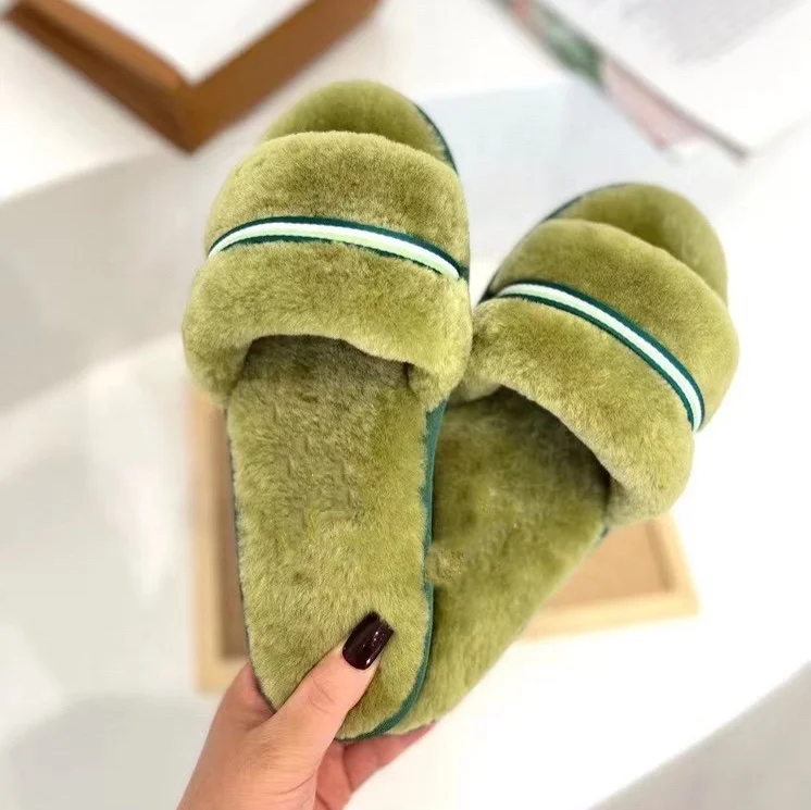 OEM style 2021 home Customizable slides designer sandal real fur slippers Australian wool slippers-PU outsole
OEM style 2021 home Customizable slides designer sandal real fur slippers Australian wool slippers-PU outsole