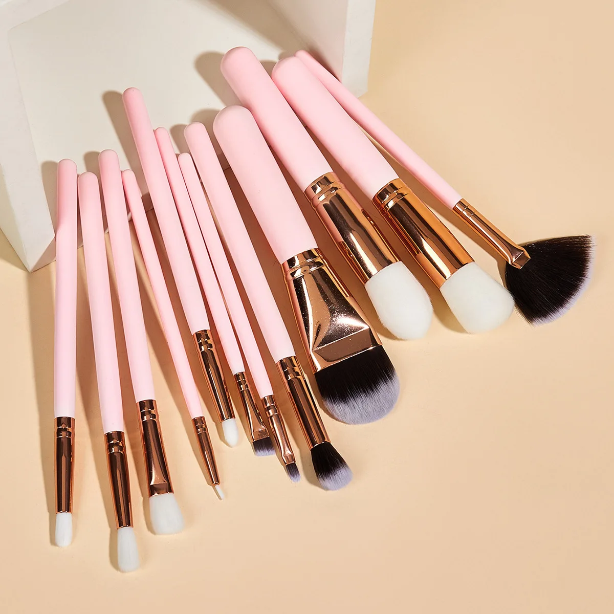 Pink Gold Liquid foundation EyeBrow EyeShadow Eyeliner makeup tool 12 pcs brush set for makeup
Pink Gold Liquid foundation EyeBrow EyeShadow Eyeliner makeup tool 12 pcs brush set for makeup