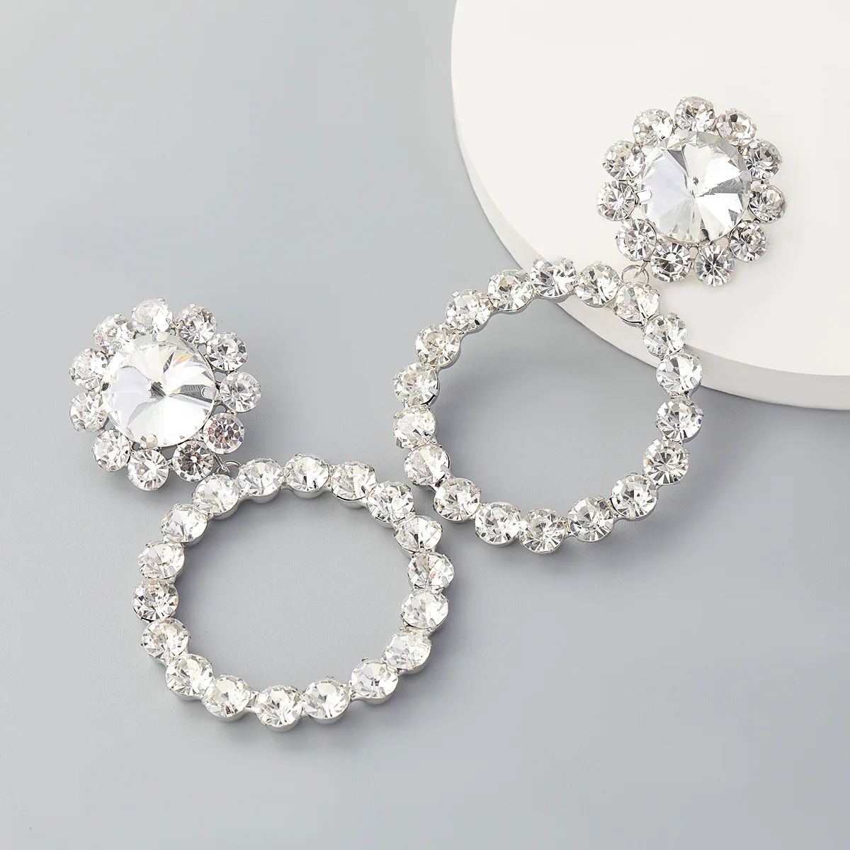 Women's fashion earrings rhinestone glass rhinestone ring earrings pendant exaggerated large earrings, Colors
Women's fashion earrings rhinestone glass rhinestone ring earrings pendant exaggerated large earrings, Colors