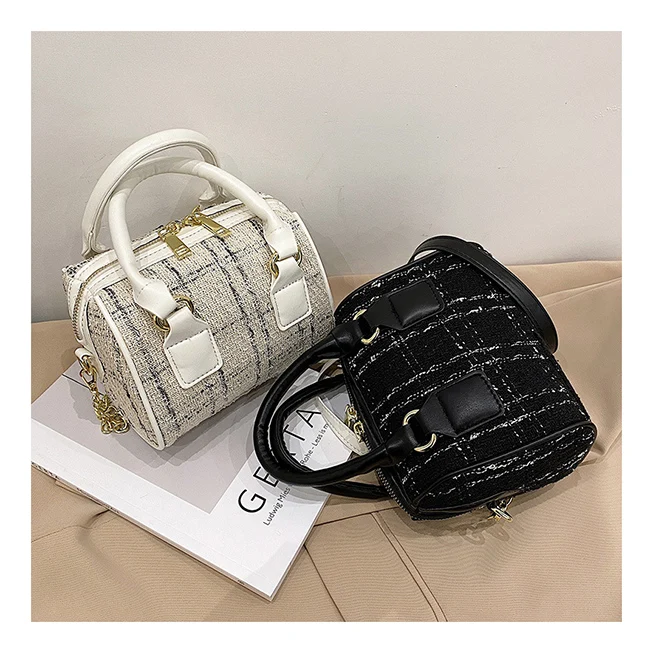 Plaid Knitted Fabric Splicing Shoulder Messenger Purses 2021 Designer Handbags For Women Luxury Ladies Bags Leather Handbags
Plaid Knitted Fabric Splicing Shoulder Messenger Purses 2021 Designer Handbags For Women Luxury Ladies Bags Leather Handbags