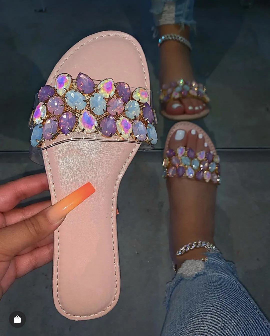 Wholesale Summer 2021 Flat Sandals Women Chic Rhinestone Slippers Casual PVC Fashion Slippers
Wholesale Summer 2021 Flat Sandals Women Chic Rhinestone Slippers Casual PVC Fashion Slippers