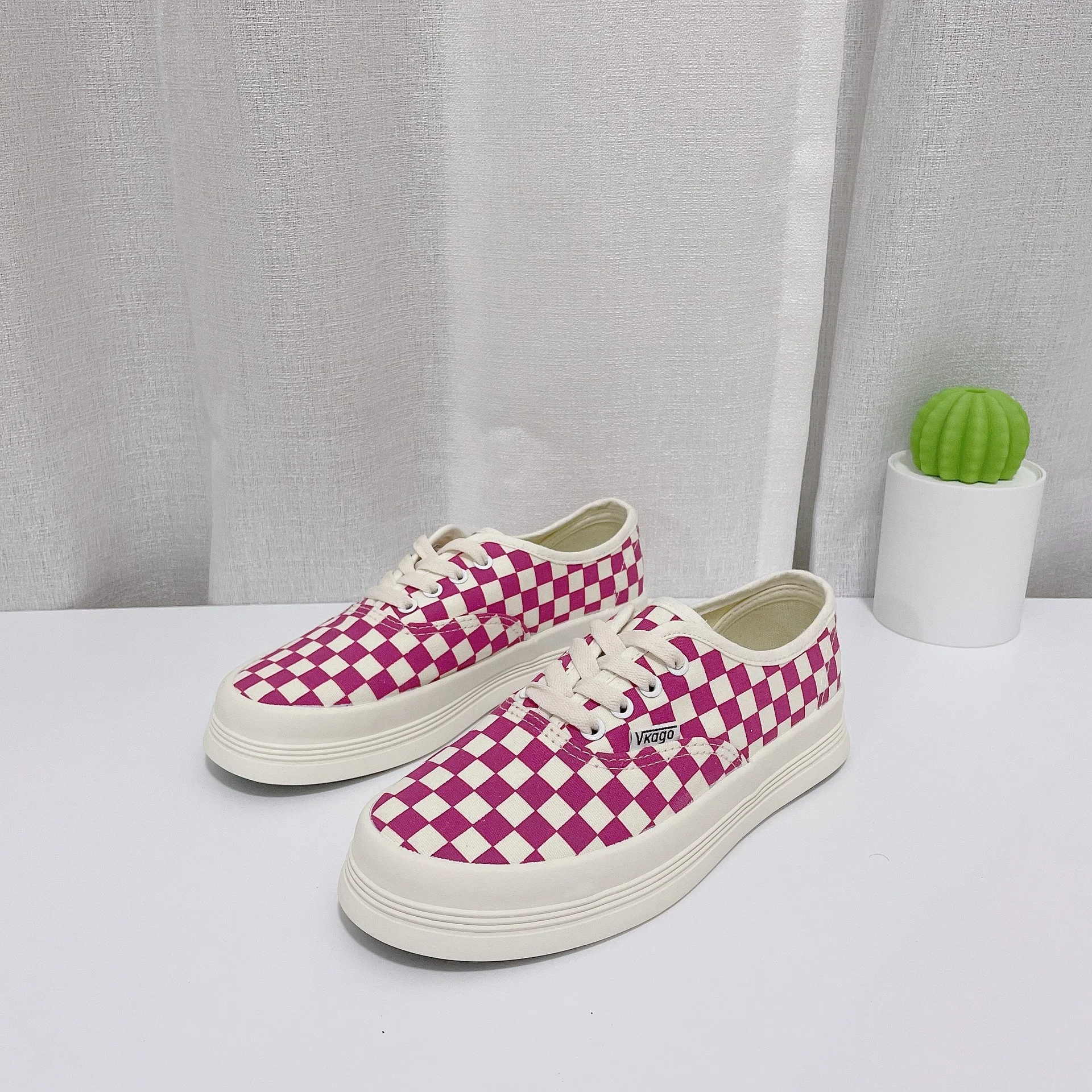 2020 Women's Large Casual sports shoes Flat Canvas Plaid Sneaker For Ladies, Customized color
2020 Women's Large Casual sports shoes Flat Canvas Plaid Sneaker For Ladies, Customized color