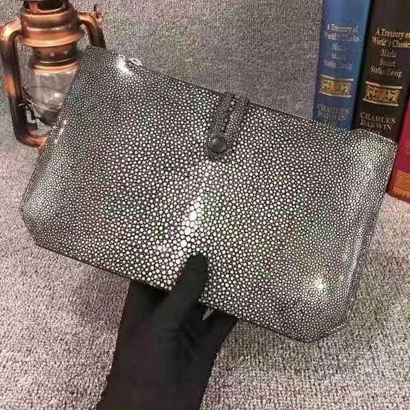 2021 new arrival Genuine Pearl Fish Leather Purse fish skin wallet Men Clutch Bags
2021 new arrival Genuine Pearl Fish Leather Purse fish skin wallet Men Clutch Bags