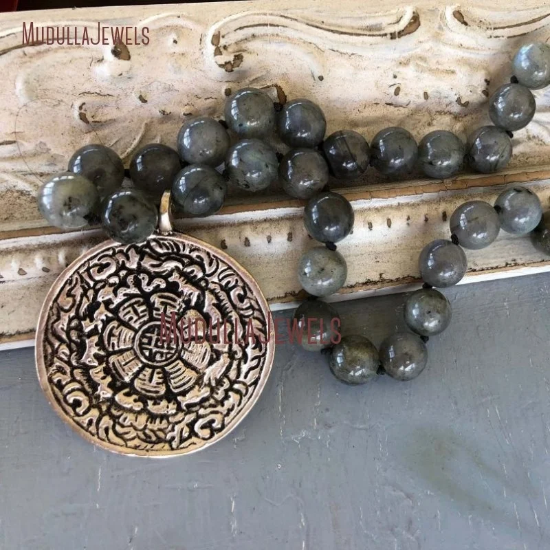 NM33140 Tibetan Pendant Hand Knotted Necklace Of Labradorite Silver Beaded Gemstone Pendant Necklace Boho Chic
NM33140 Tibetan Pendant Hand Knotted Necklace Of Labradorite Silver Beaded Gemstone Pendant Necklace Boho Chic
