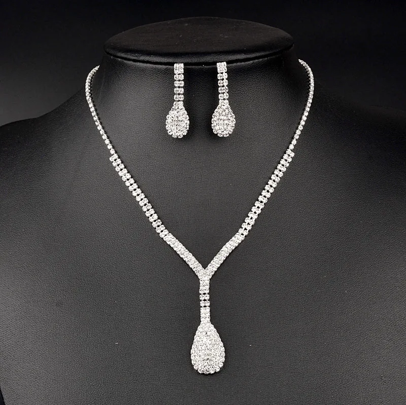 New Arrival European Micro Pave Geometric Diamond Pendant Necklace Clear Crystal Rhinestone Jewelry Set For Wedding
New Arrival European Micro Pave Geometric Diamond Pendant Necklace Clear Crystal Rhinestone Jewelry Set For Wedding