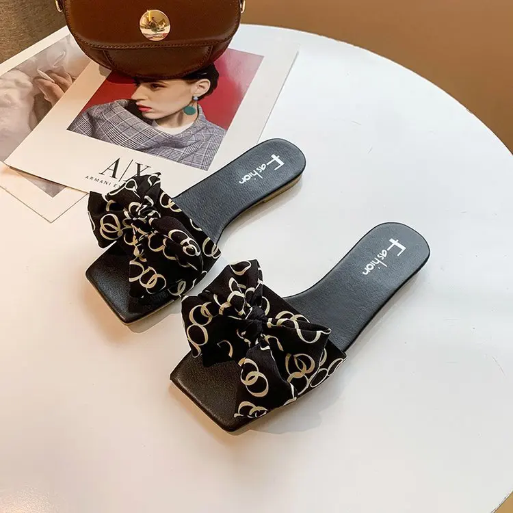 Wholesale high heel women's slippers summer new crystal shoes medium low heel sandals and slippers large size
Wholesale high heel women's slippers summer new crystal shoes medium low heel sandals and slippers large size