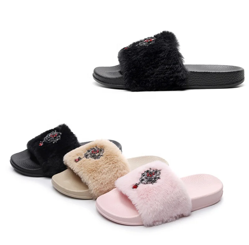New trend retro slippers light drilling technology wool slippers all kinds of casual indoor and outdoor wool shoes
New trend retro slippers light drilling technology wool slippers all kinds of casual indoor and outdoor wool shoes