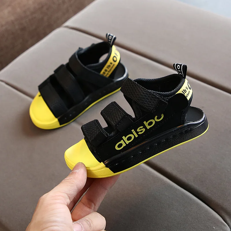 Boys and girls toddler shoes non-slip soft sole sandals Children's sandals 2020 summer new beach shoes
Boys and girls toddler shoes non-slip soft sole sandals Children's sandals 2020 summer new beach shoes