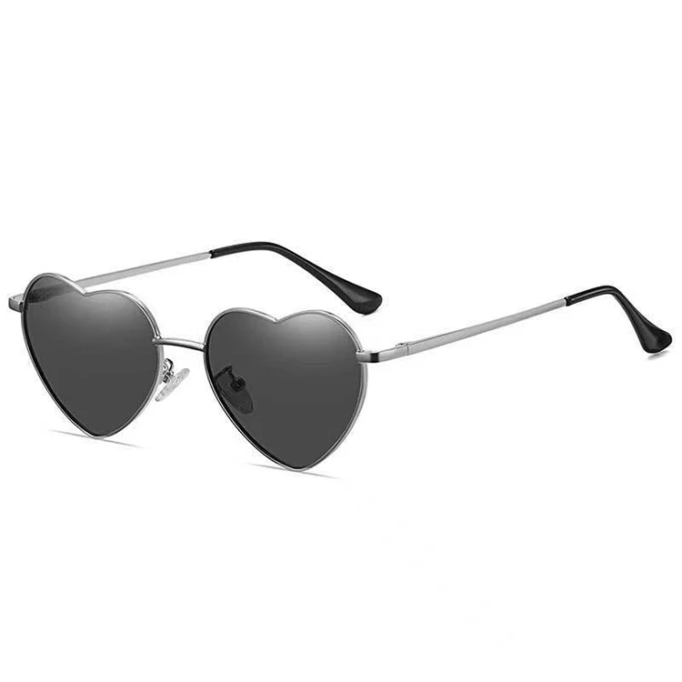 New Retro Punk Style Metal Love Sunglasses Peach Heart Ocean Film Sunglasses Female Heart-shaped Fashion Sunglasses, 6 colors
New Retro Punk Style Metal Love Sunglasses Peach Heart Ocean Film Sunglasses Female Heart-shaped Fashion Sunglasses, 6 colors