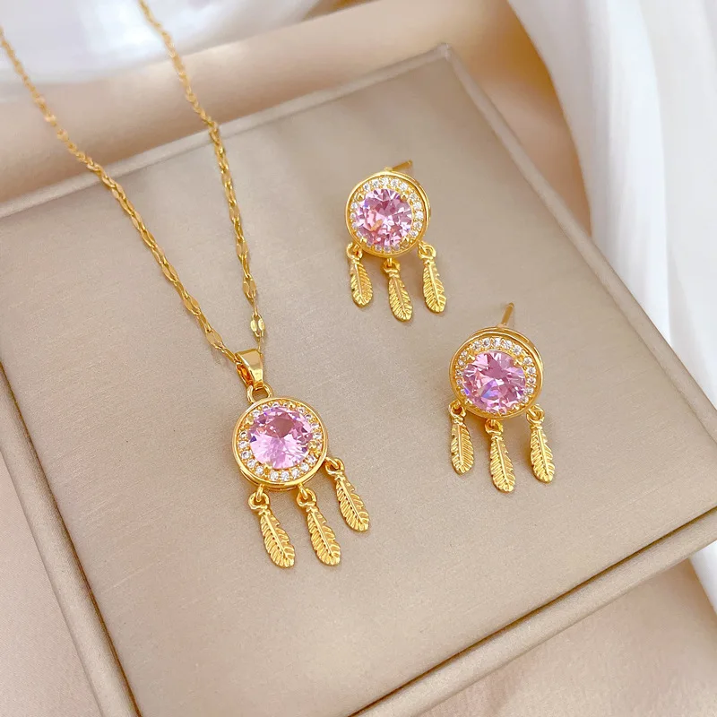 2023 Dubai 18K Gold Plated Sun Flower Wedding Gift Pendant Necklace Earring Bridal Bear Jewelry Sets Jewellery Set for Women
2023 Dubai 18K Gold Plated Sun Flower Wedding Gift Pendant Necklace Earring Bridal Bear Jewelry Sets Jewellery Set for Women