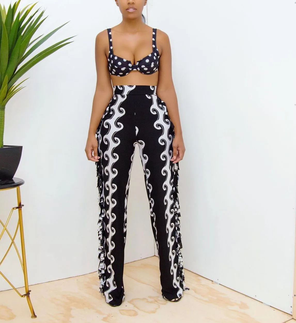 New Arrival High Waist Wide Leg Fashion Women Trouser Pattern Print Double Tassel Sweat Pants, Black
New Arrival High Waist Wide Leg Fashion Women Trouser Pattern Print Double Tassel Sweat Pants, Black