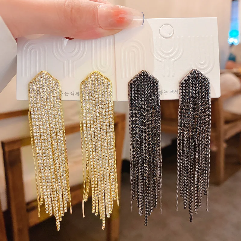 Vintage Geometric Glitter Rhinestone Crystal Stud Earrings Statement 925 Silver Needle Diamond Tennis Chain Tassel Earrings
Vintage Geometric Glitter Rhinestone Crystal Stud Earrings Statement 925 Silver Needle Diamond Tennis Chain Tassel Earrings