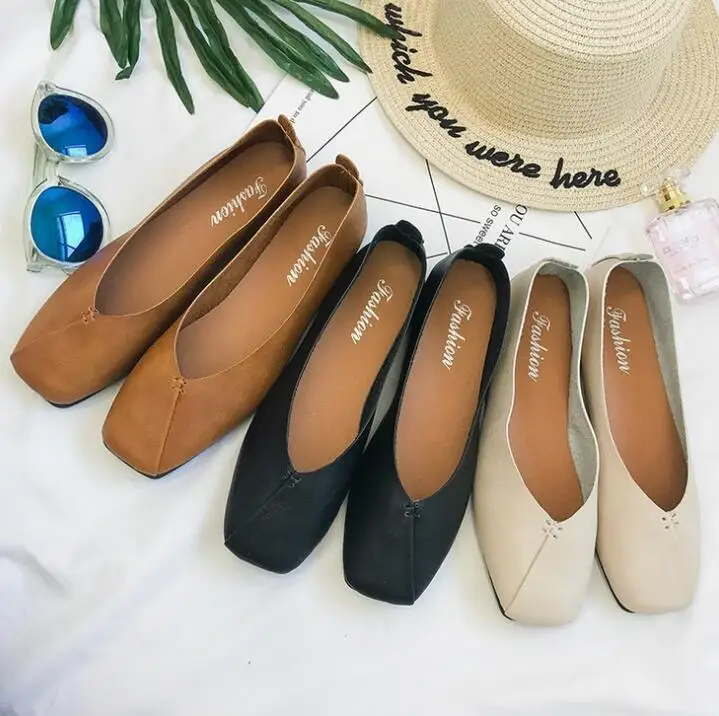Wholesale china flat fashionable lady casual shoes, Ballerina shoes in bag for wedding gift
Wholesale china flat fashionable lady casual shoes, Ballerina shoes in bag for wedding gift