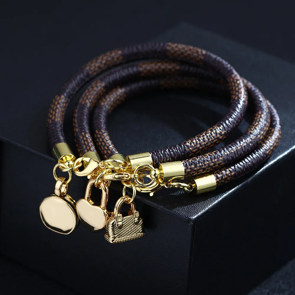 2021 New PU Striped Leather Bracelet Amazon Hot Style Copper Buckle Plated Gold Round Lock Bag Bracelet
2021 New PU Striped Leather Bracelet Amazon Hot Style Copper Buckle Plated Gold Round Lock Bag Bracelet