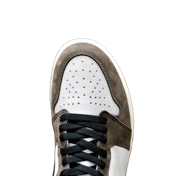 The latest Travis co-branded AJ1 Back hook basketball shoes gray and white color retro sneakers
The latest Travis co-branded AJ1 Back hook basketball shoes gray and white color retro sneakers
