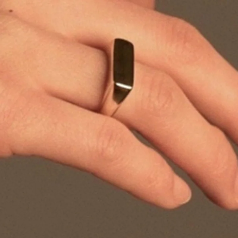 Wholesale Fashion mini Women men Jewelry D shaped Stainless Steel Ring Solid signet gold ring
Wholesale Fashion mini Women men Jewelry D shaped Stainless Steel Ring Solid signet gold ring