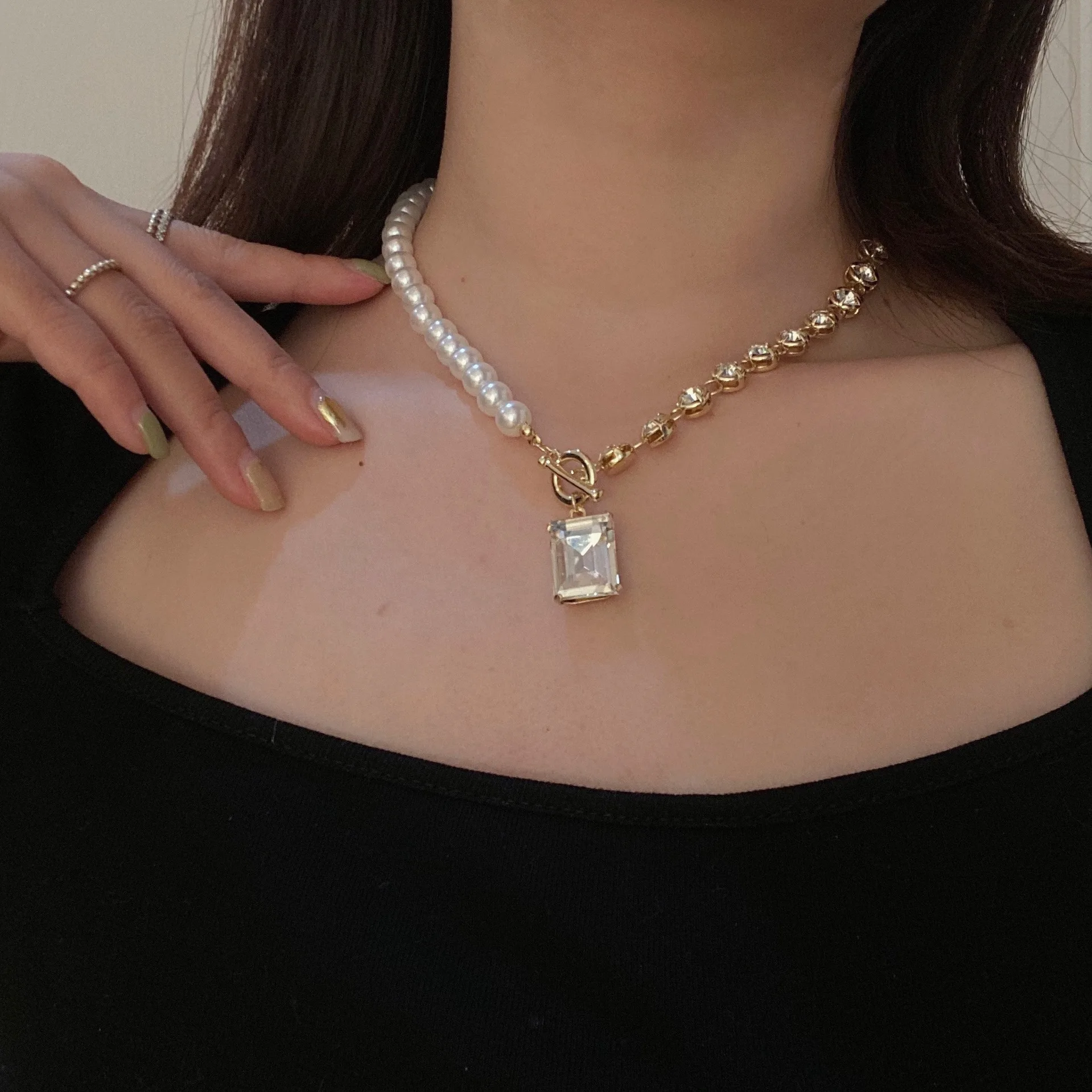 new Punk Imitation Pearl Curb Cuban Chunky Thick Choker Necklaces Collar Boho Square Pendant Necklaces for Women Jewelry
new Punk Imitation Pearl Curb Cuban Chunky Thick Choker Necklaces Collar Boho Square Pendant Necklaces for Women Jewelry