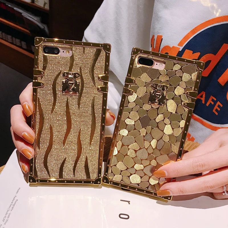 Luxury Gold Glitter Phone Case for Samsung S20 S9 S8 S10 Plus Note 20 Ultra 10pro Round Dots TPU Soft Silicone Back Cover
Luxury Gold Glitter Phone Case for Samsung S20 S9 S8 S10 Plus Note 20 Ultra 10pro Round Dots TPU Soft Silicone Back Cover