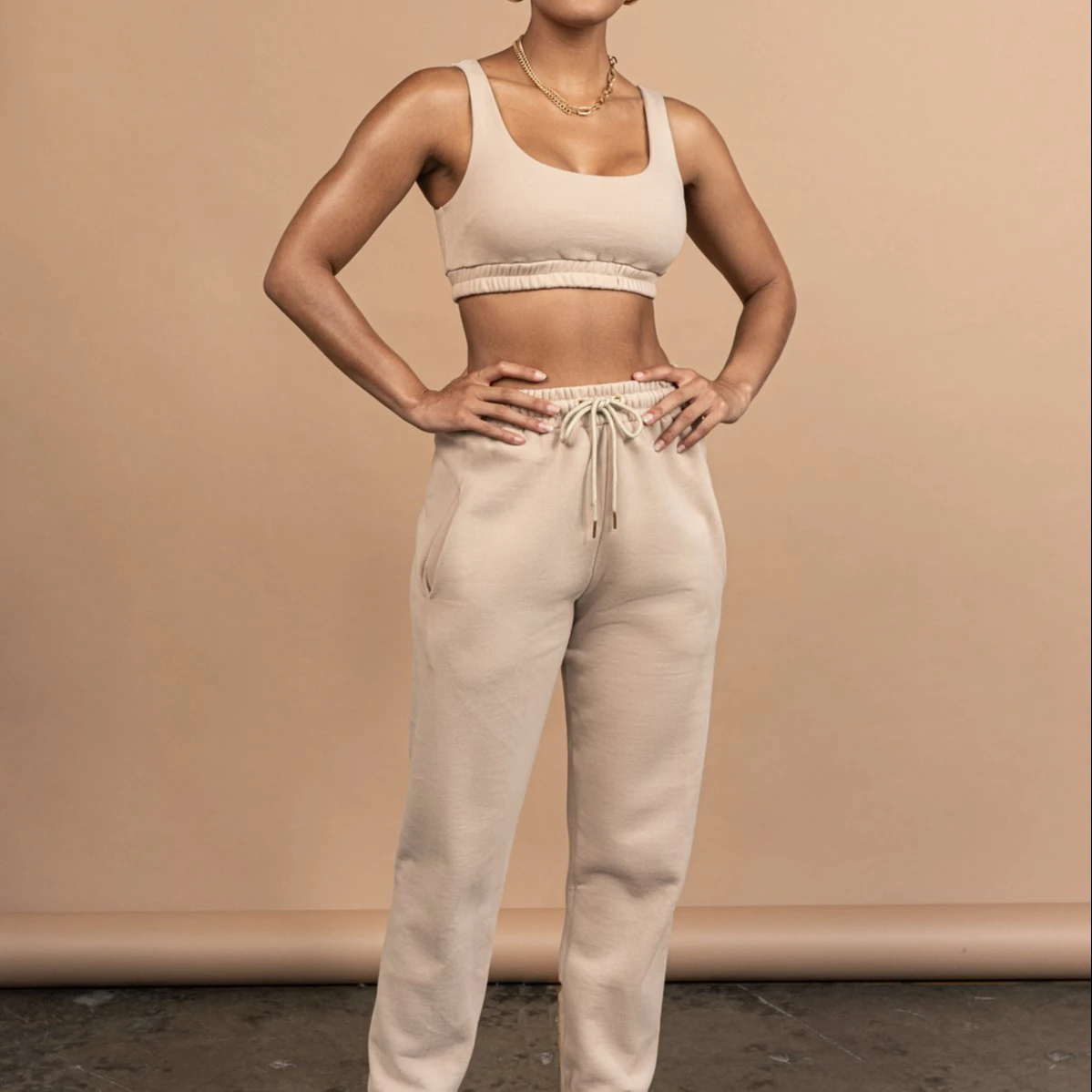 De Mujer 2021 Women Tracksuit Customize Sweatpants Joggers Suits 2 piece bra Two Pieces and 2 Piece Bra Pants Set
De Mujer 2021 Women Tracksuit Customize Sweatpants Joggers Suits 2 piece bra Two Pieces and 2 Piece Bra Pants Set