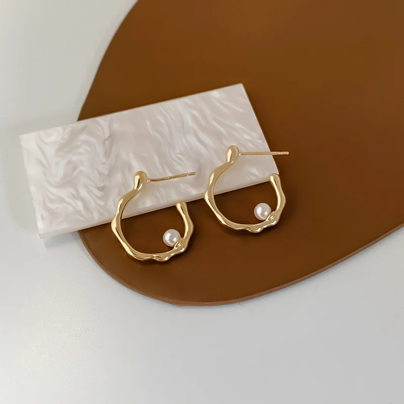 Vershal D-77 Fashion 18k Gold Plated Vintage Irregular C-Shape Freshwater Pearl Hoop Women Earrings
Vershal D-77 Fashion 18k Gold Plated Vintage Irregular C-Shape Freshwater Pearl Hoop Women Earrings