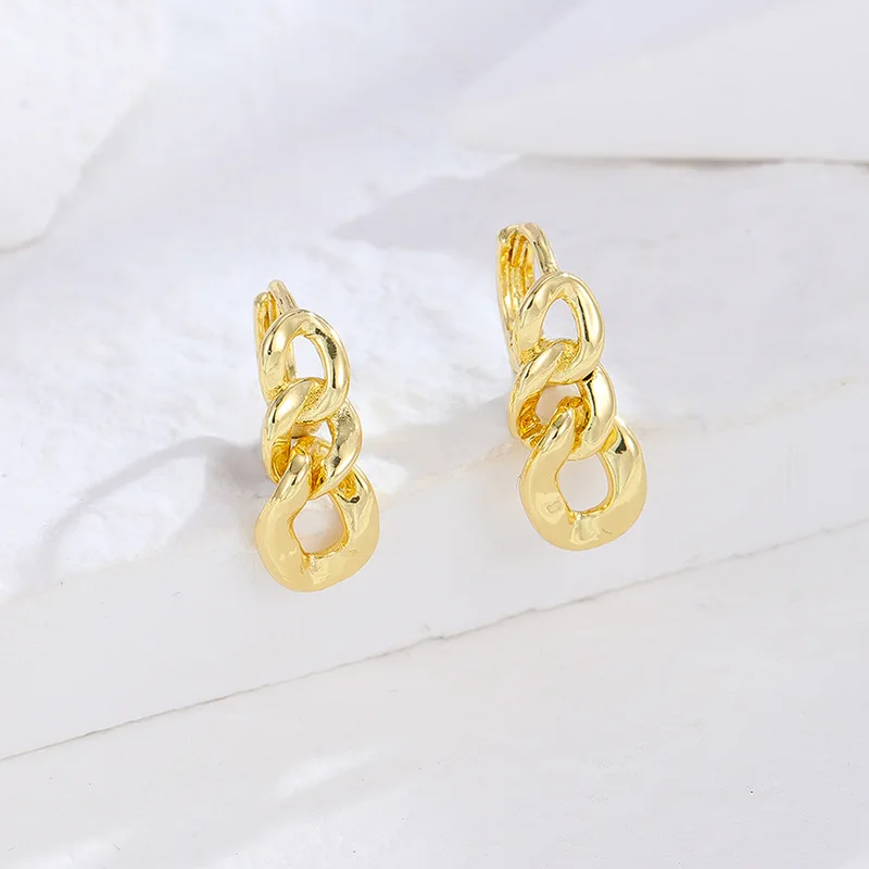 European Punk 18K Gold Plated Cuban Chain Earrings Link Chain Hoop Earrings For Girl Women
European Punk 18K Gold Plated Cuban Chain Earrings Link Chain Hoop Earrings For Girl Women